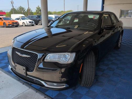 Gloss Black 2021 Chrysler 300 Touring