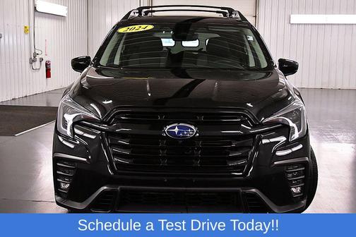 Crystal Black Silica 2024 Subaru Ascent Onyx Edition Limited