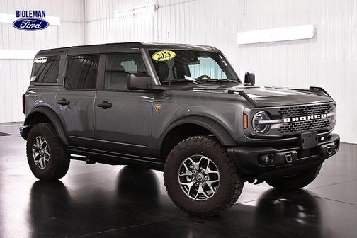 Carbonized Gray Metallic 2025 Ford Bronco Badlands