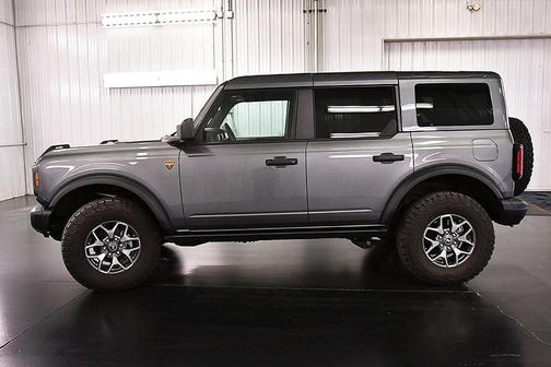 Carbonized Gray Metallic 2025 Ford Bronco Badlands