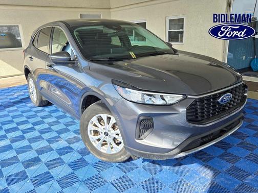 Carbonized Gray Metallic 2023 Ford Escape Active