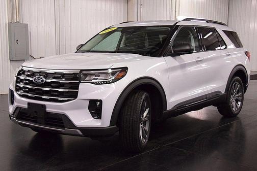 Space White Metallic 2026 Ford Explorer Active