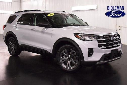 Space White Metallic 2026 Ford Explorer Active
