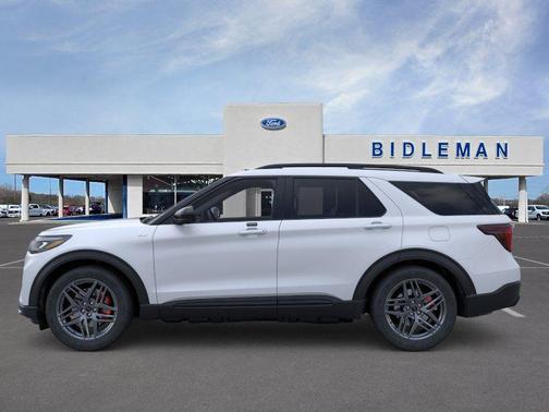 Space White Metallic 2026 Ford Explorer ST-Line