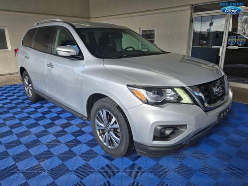 2018 Nissan Pathfinder SV