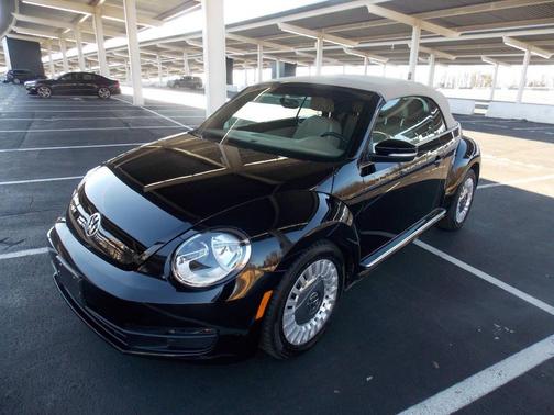 2014 Volkswagen Beetle Auto 1.8T w/Tech