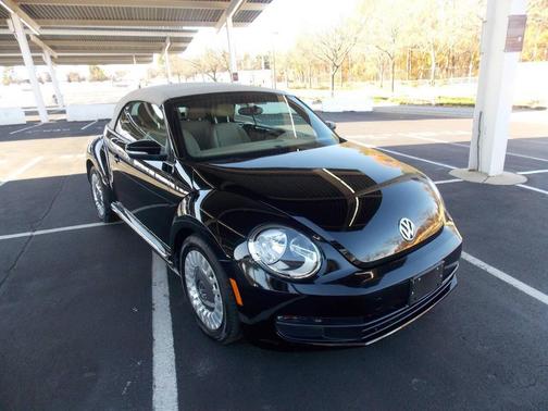 2014 Volkswagen Beetle Auto 1.8T w/Tech