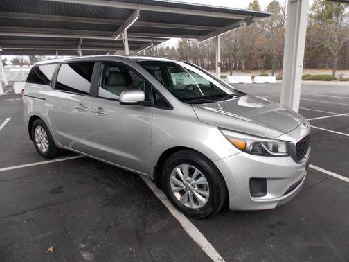 2015 Kia Sedona L