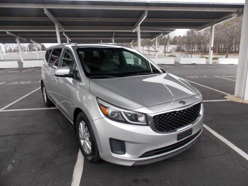 2015 Kia Sedona L
