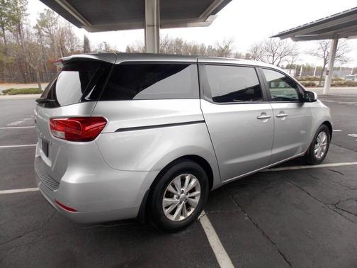 2015 Kia Sedona L