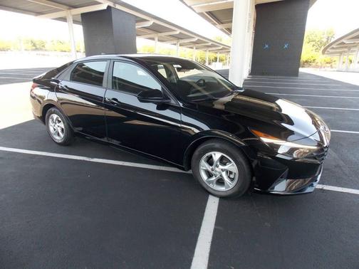 2021 Hyundai ELANTRA SE
