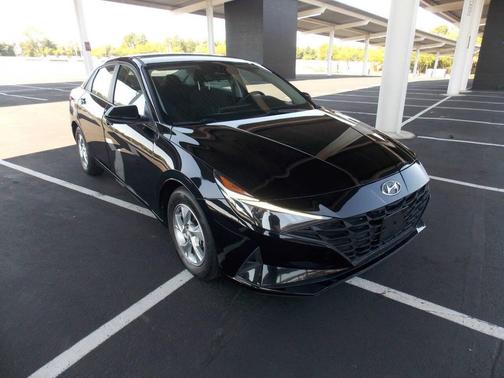 2021 Hyundai ELANTRA SE