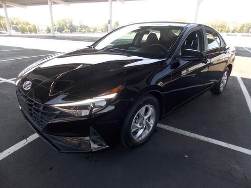 2021 Hyundai ELANTRA SE