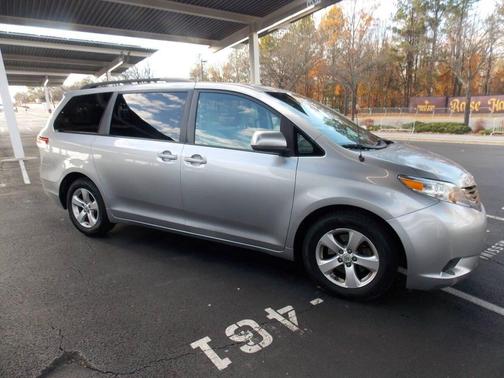 2013 Toyota Sienna LE