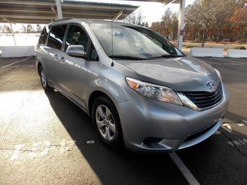 2013 Toyota Sienna LE