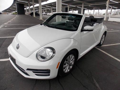 2018 Volkswagen Beetle 2.0T SE
