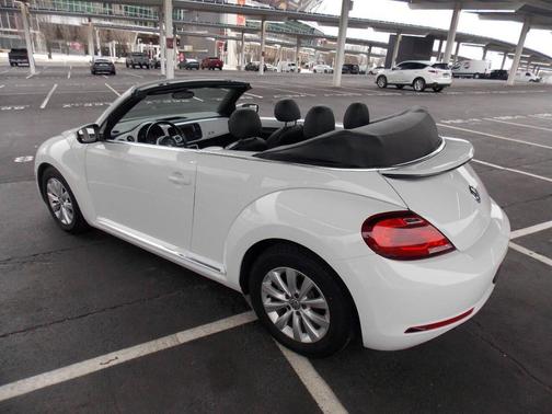 2018 Volkswagen Beetle 2.0T SE