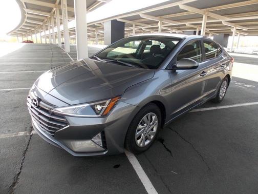 Gray 2019 Hyundai ELANTRA SE