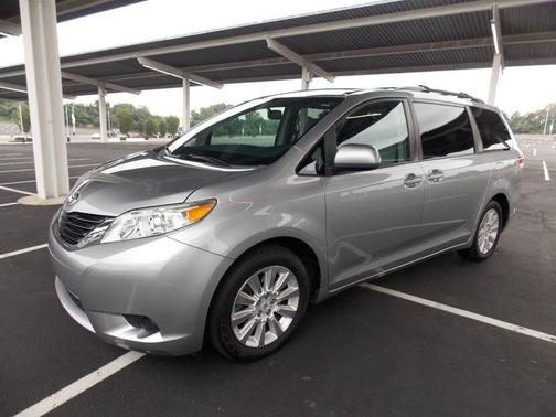2012 Toyota Sienna LE