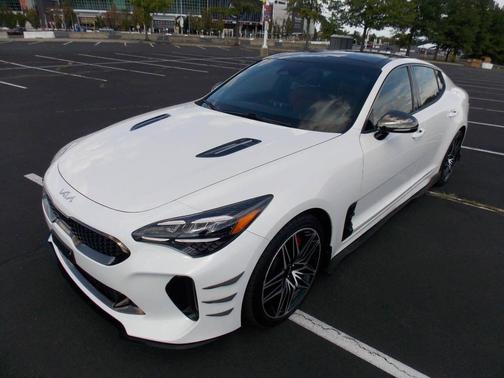 2022 Kia Stinger GT1