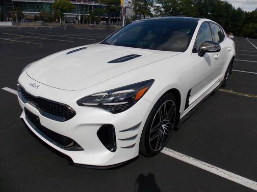 2022 Kia Stinger GT1