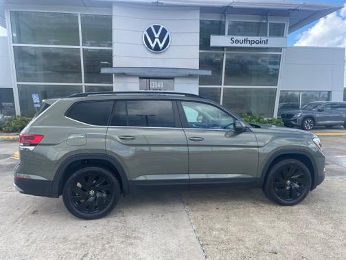 2025 Volkswagen Atlas 2.0T SE w/ Technology