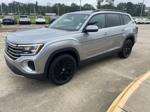 2025 Volkswagen Atlas 2.0T SE w/ Technology