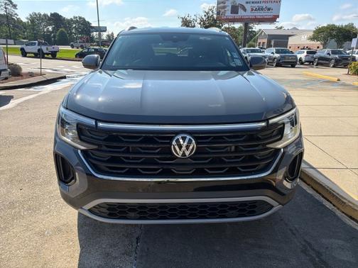 Pure Gray 2024 Volkswagen Atlas Cross Sport 2.0T SE w/ Technology