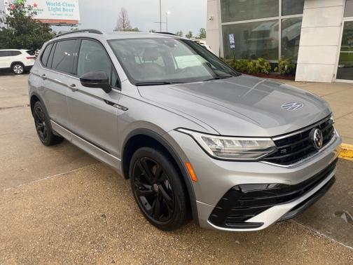 2024 Volkswagen Tiguan 2.0T SE R-Line Black