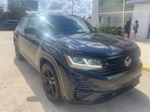 2023 Volkswagen Atlas Cross Sport 2.0T SEL R-Line Black