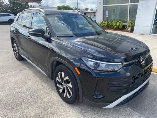 Deep Black Pearl Effect 2025 Volkswagen Tiguan 2.0T S