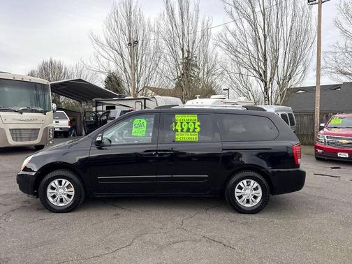 2012 Kia Sedona LX