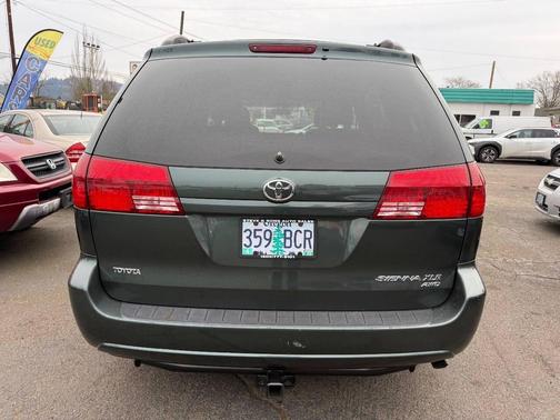 2004 Toyota Sienna XLE