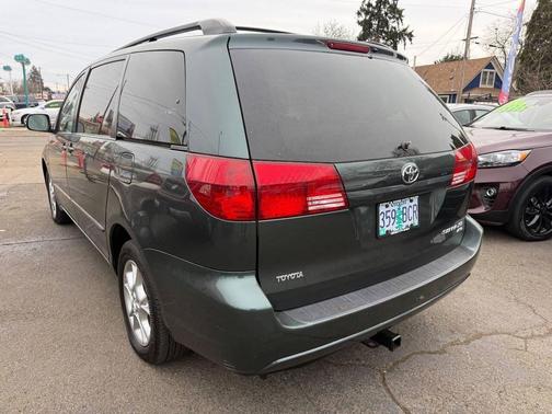 2004 Toyota Sienna XLE