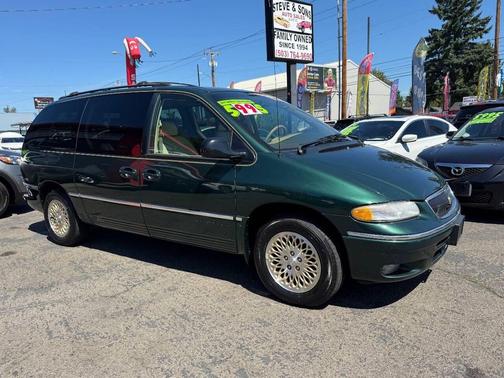 1997 Chrysler Town & Country LXi