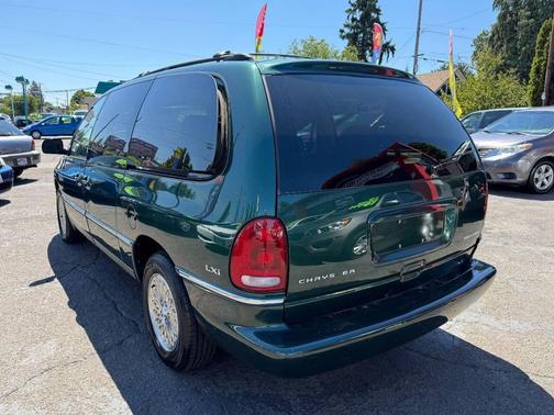 1997 Chrysler Town & Country LXi