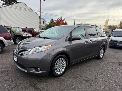 2016 Toyota Sienna XLE