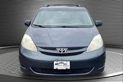 Blue 2006 Toyota Sienna CE
