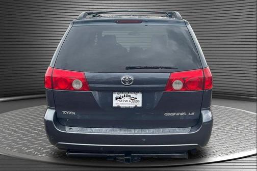 Blue 2006 Toyota Sienna CE