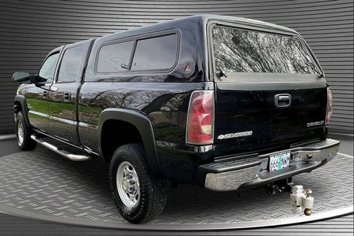 2004 Chevrolet Silverado 2500 LT H/D Crew Cab