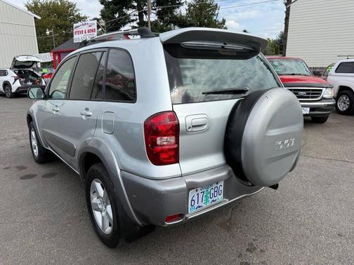 2004 Toyota RAV4 Base