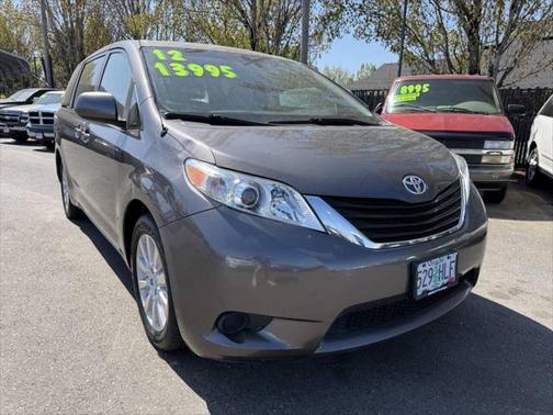 2012 Toyota Sienna LE