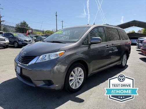 2012 Toyota Sienna LE