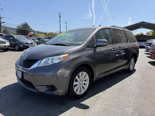 2012 Toyota Sienna LE