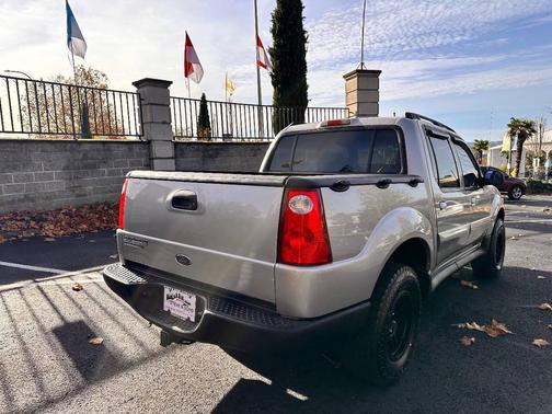 2004 Ford Explorer Sport Trac XLT