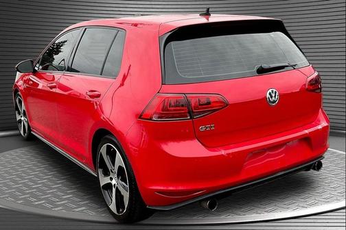 2015 Volkswagen Golf GTI 2.0T S 4-Door