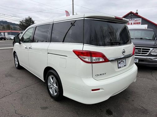 2015 Nissan Quest SV