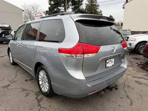 2013 Toyota Sienna XLE