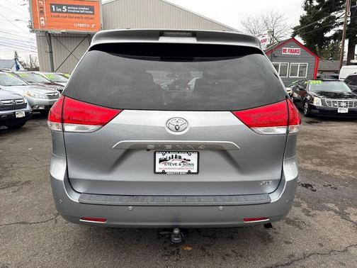 2013 Toyota Sienna XLE
