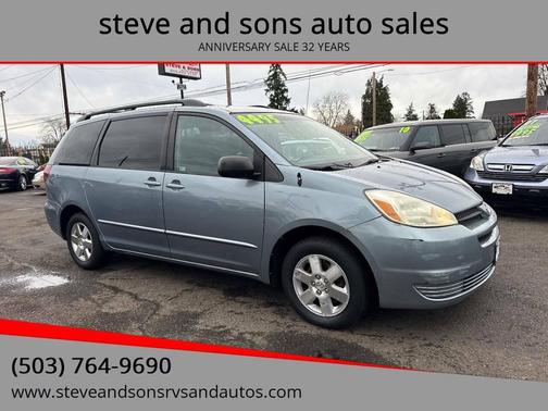 2004 Toyota Sienna LE
